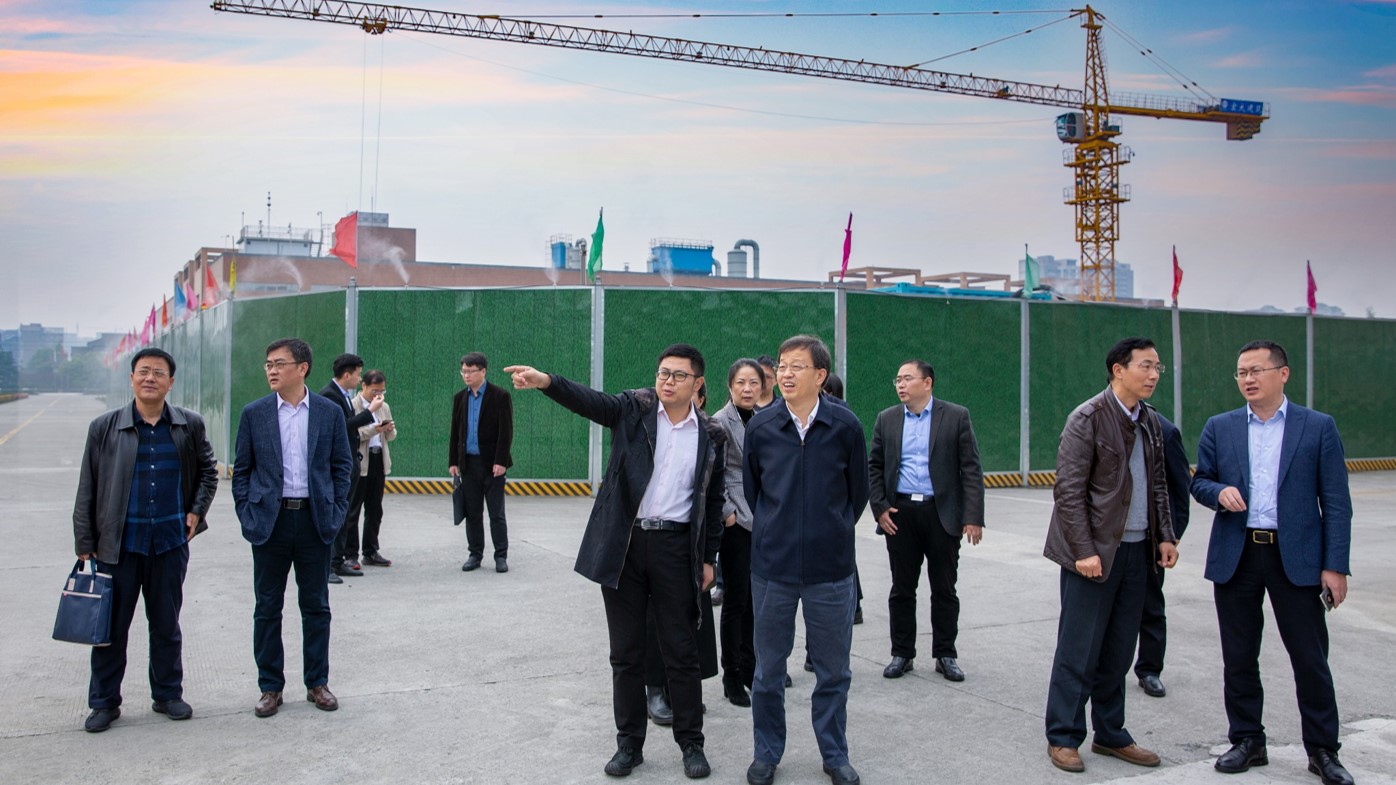 江苏省政府参事调研荣耀体育药业，共话川药发展之路